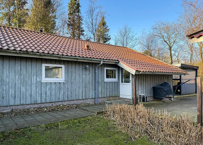 3 Bedroom Awesome In Holiday home *